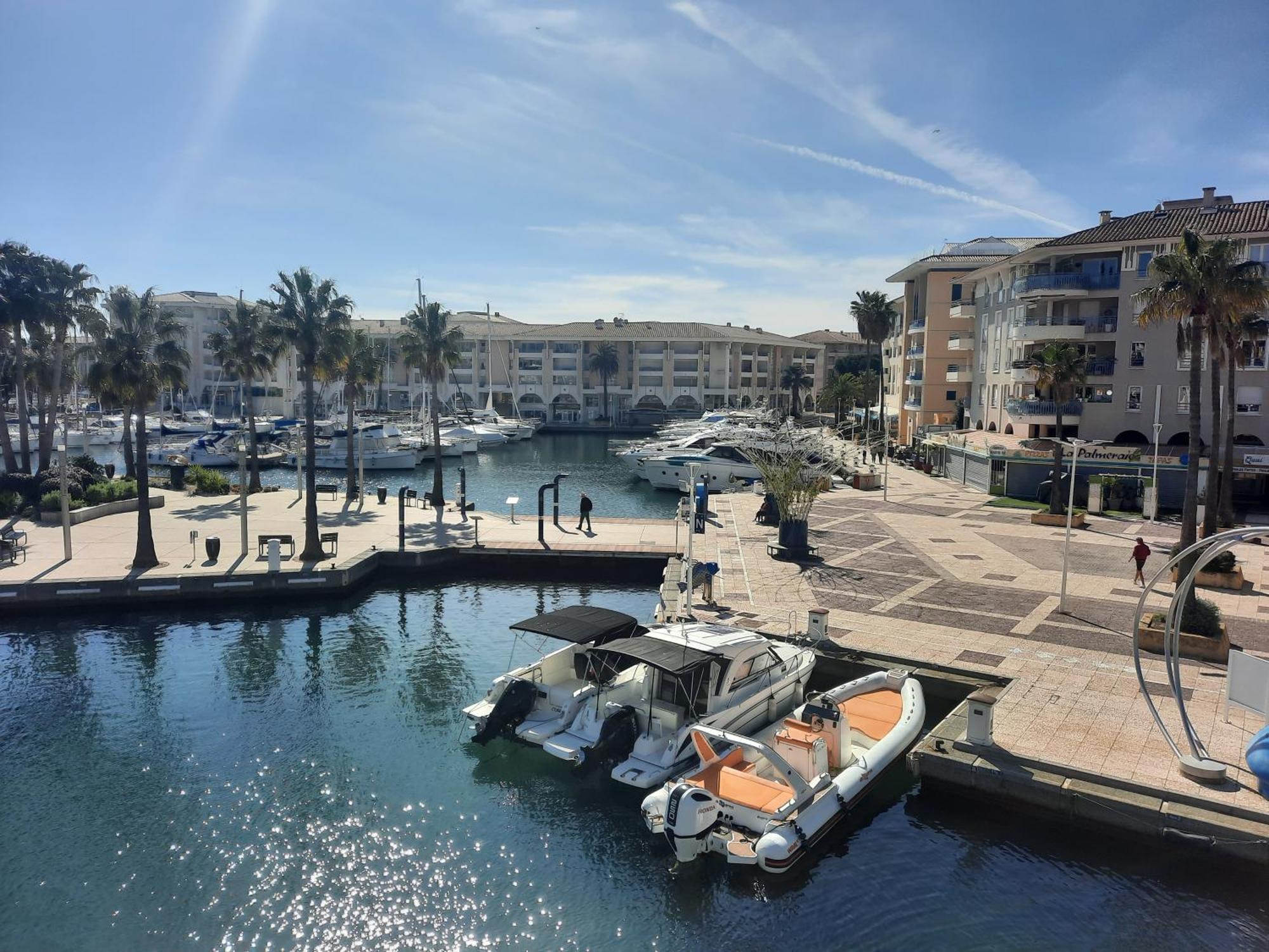 Apartament Coeur Marina Climatise Terrasse Parking Fréjus Zewnętrze zdjęcie