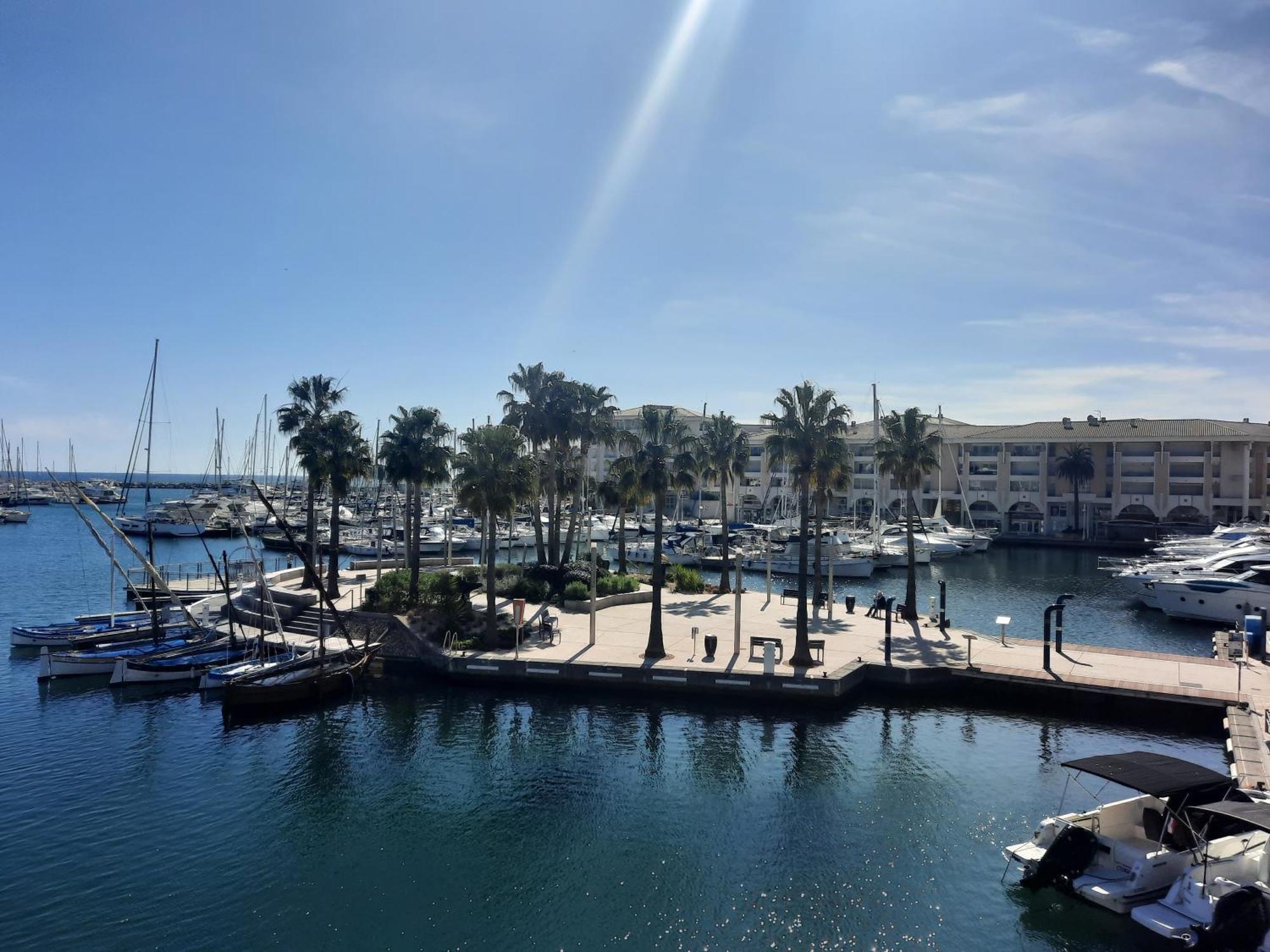 Apartament Coeur Marina Climatise Terrasse Parking Fréjus Zewnętrze zdjęcie